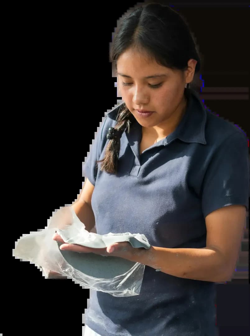 mujer-preparando-tortillas